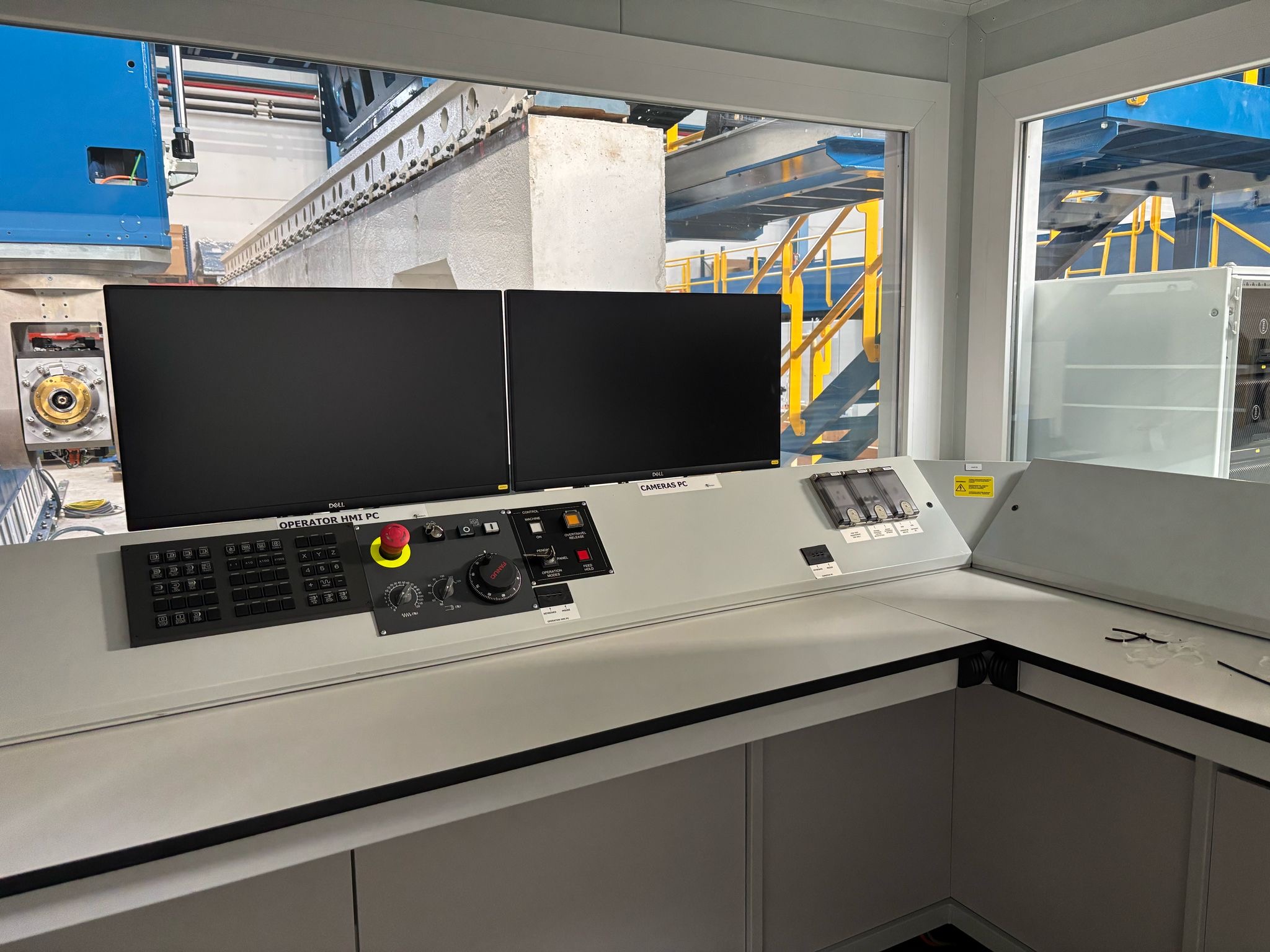Interior centro de control modular