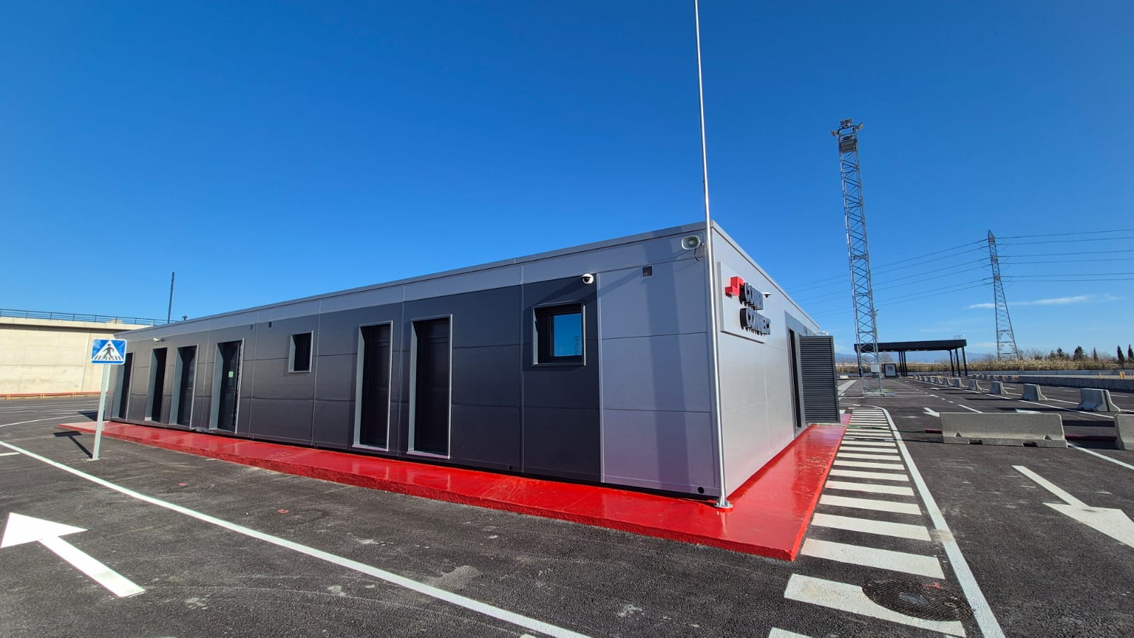 Oficinas prefabricadas exteriores para centro logístico multimodal en La Llagosta