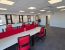 Zona de trabajo en oficinas modulares para centro logístico con climatización KRV